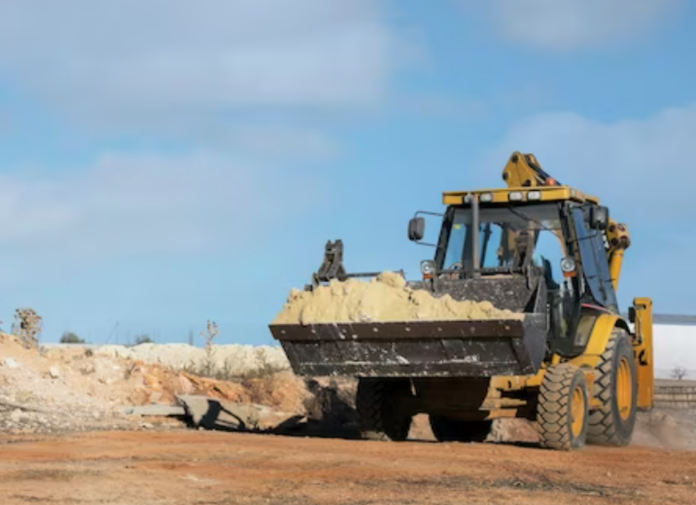 power-transmission earth mover