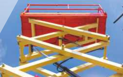 SCISSOR LIFT